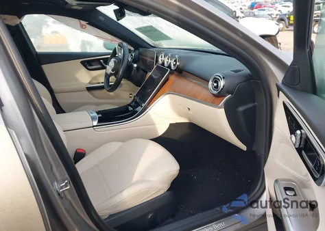 2022 Mercedes-Benz C 300 Sedan z USA, uszkodzony, nr VIN W1KAF4GBXNR058031